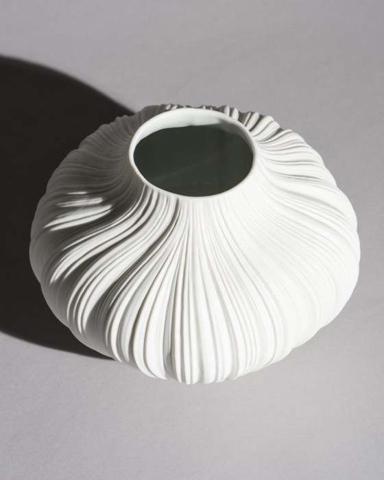 Image 1 of Martin Freyer para Rosenthal "Plissée" Bisque Porcelain Vase Duo, Alemania 1968