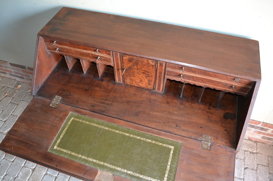 Image 1 of Secrétaire, bureau ancien en bois d'acajou.
