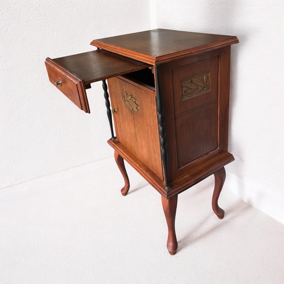 Image 1 of Table de nuit Art Déco Vintage