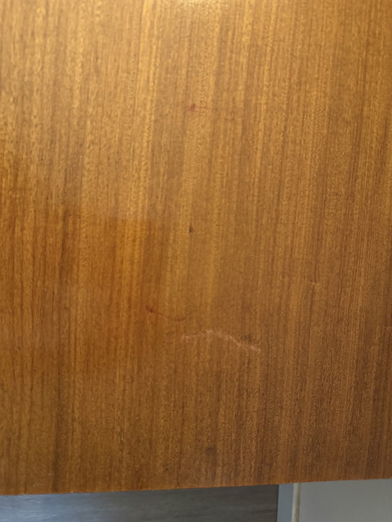 Image 1 of Mobiletto a ribalta su gambe di metà secolo