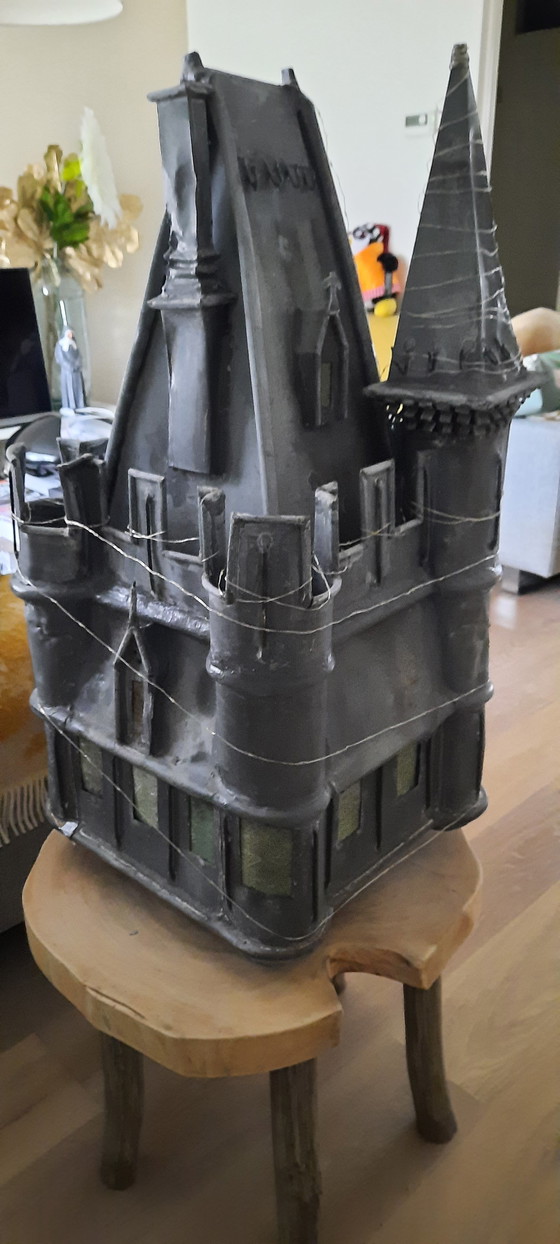 Image 1 of Prachtig groot zinken kasteel 19e eeuws