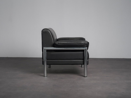 Leather and Chrome Lounge Chair, Italy, 1990s – Armchairs (photo 3 of 10)