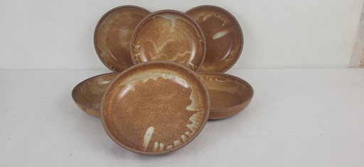 6 Stoneware Soup Plates / Bowls