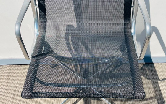 Image 1 of Paar van Vitra Eames Vintage Alu Group armstoelen