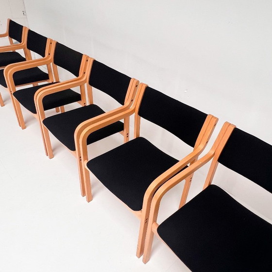 Image 1 of Ensemble de 8 chaises de design scandinave par PO Korhonen, années 1980