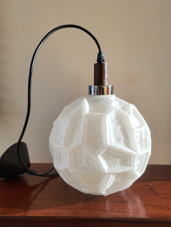 Image 1 of Lámpara colgante de vidrio opalino de Peill &amp; Putzler, presumiblemente