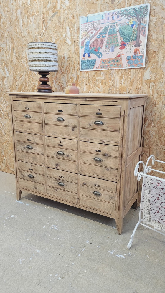 Image 1 of Muebles comerciales