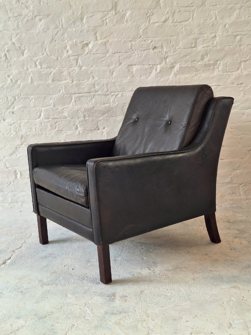 Sillón danés Mid-Century de cuero marrón oscuro, años 60