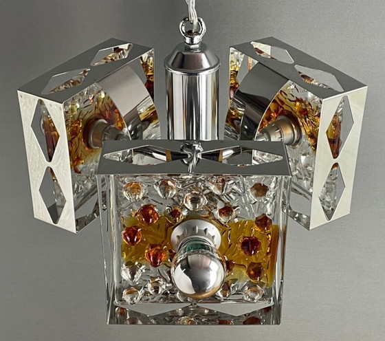 Image 1 of Toni Zuccheri per Mazzega, lampada a sospensione a tre luci in vetro di Murano e cromo degli anni Settanta.