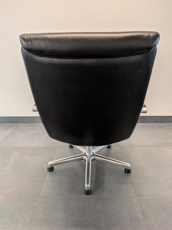 Image 1 of 🟢 Fauteuil lounge Artifort F194 en cuir noir - Geoffrey D. Harcourt