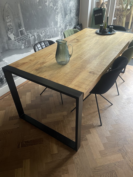 Tafel Mangoholz mit Staal 200cm