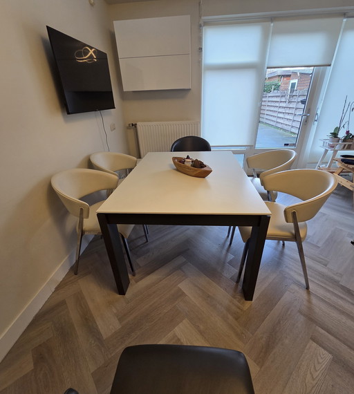 Hulsta Now! ET20 extendable dining table 130x100 190x100