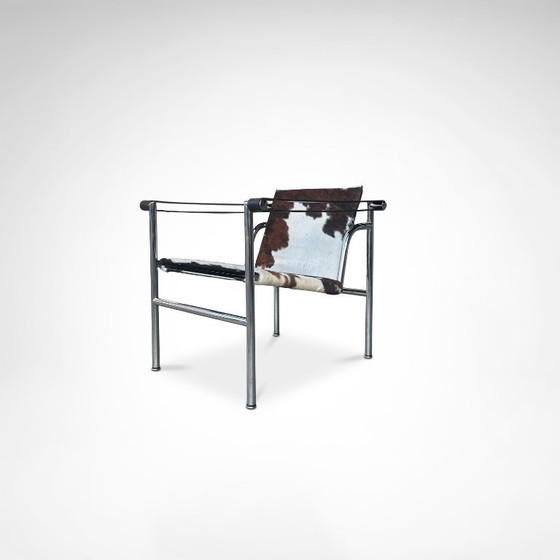 Image 1 of LC1 fauteuil van ponyhuid, ontworpen door Le Corbusier e.a. voor Cassina, jaren 80.