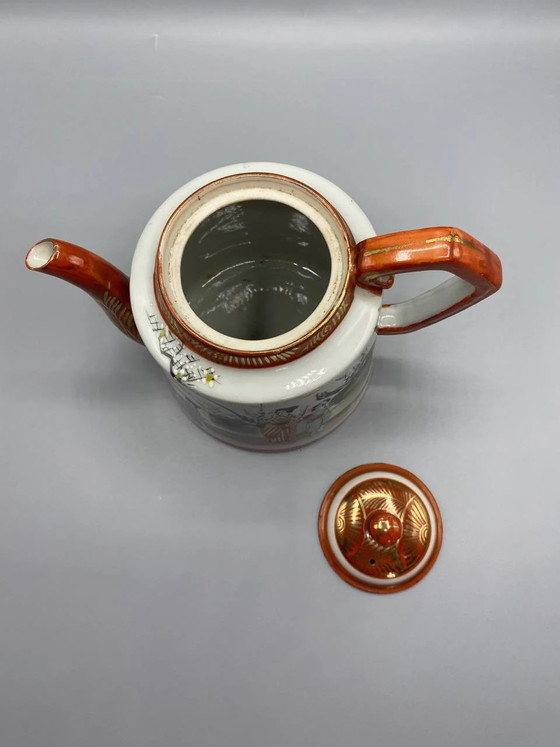 Théière en porcelaine japonaise Kutani, décor de geishas peint à la main, émail rouge et or – Objets déco (photo 5 of 8)