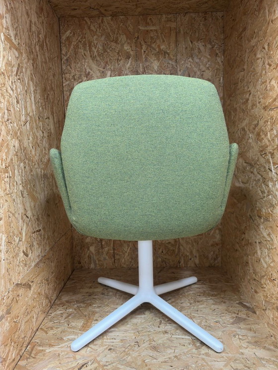 Image 1 of 2 x Haworth Poppy Stuhl