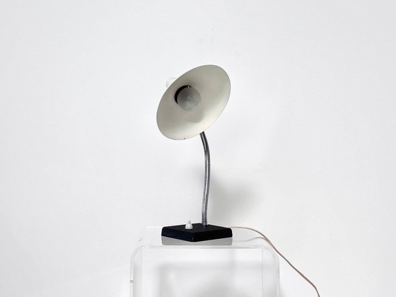 Vintage Gooseneck Table Lamp, 1960s, Metal, White (photo 6 of 15)