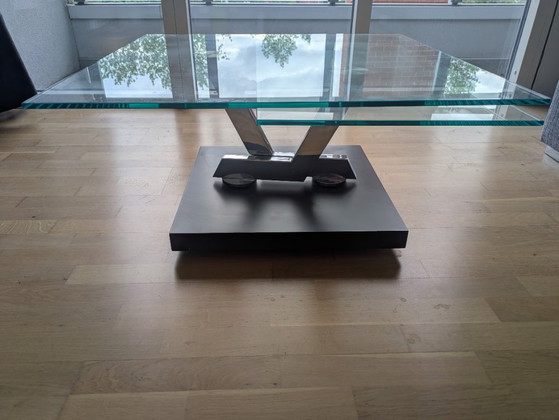 Naos verwandelbarer Couchtisch aus Glas – Couchtische (photo 5 of 10)