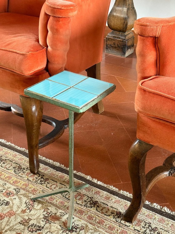 Image 1 of Moderne azuurblauwe bijzettafel van ijzer en tegels, Frankrijk jaren 1960