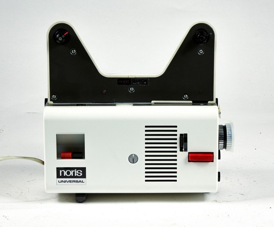 Proyector Noris Universal, Plástico Blanco y Metal, con Caja Original – Focos (photo 13 of 17)