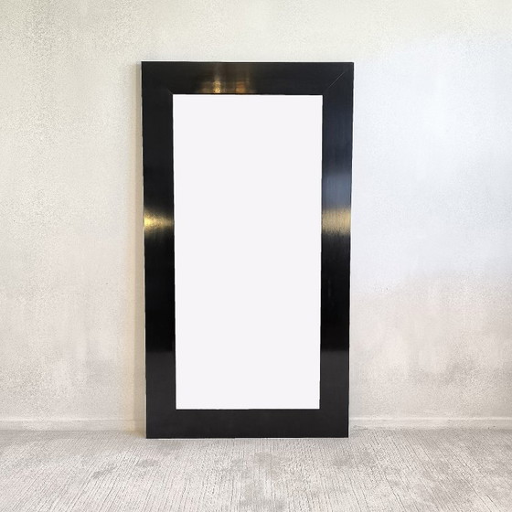 Image 1 of Barbara Barry – Grand miroir design noir laqué, élégant et intemporel 
