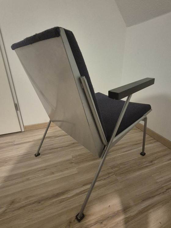 Image 1 of OASE stoel van Wim Rietveld uit de Cirkel fabriek in Zwanenburg