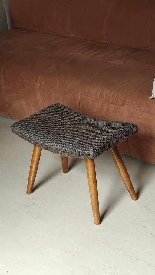 Sgabello, poggiapiedi o pouf vintage retrò