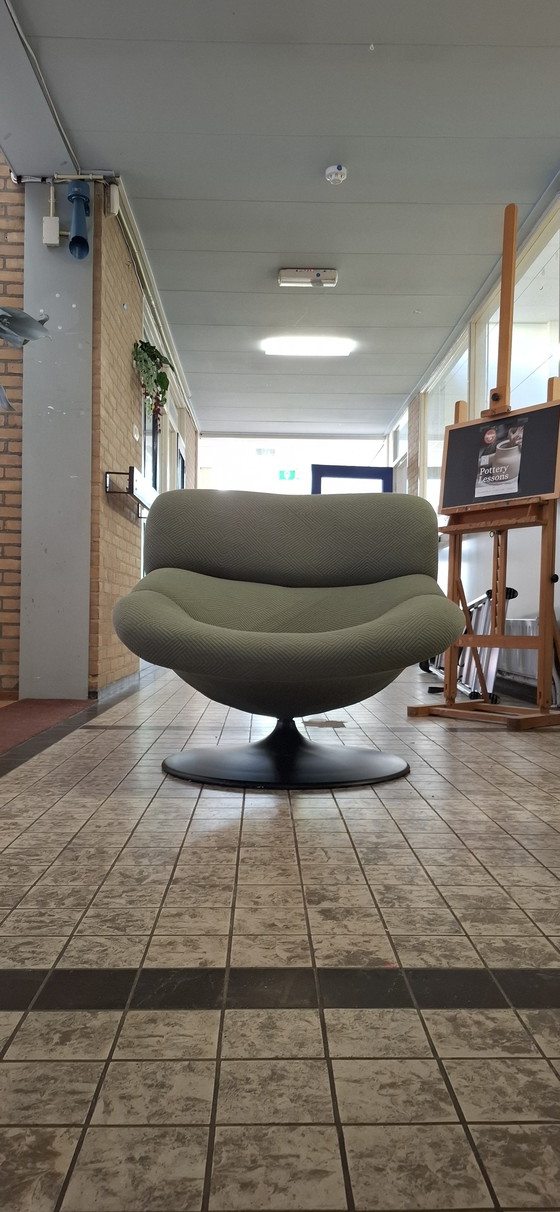 Image 1 of Artifort f518 