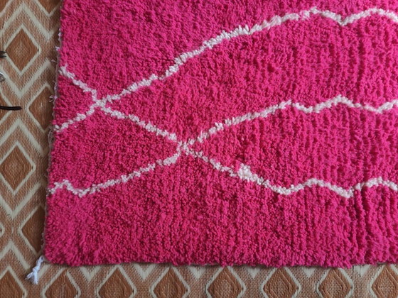 Image 1 of Hermosa alfombra rosa hecha a mano 250cm x 150cm