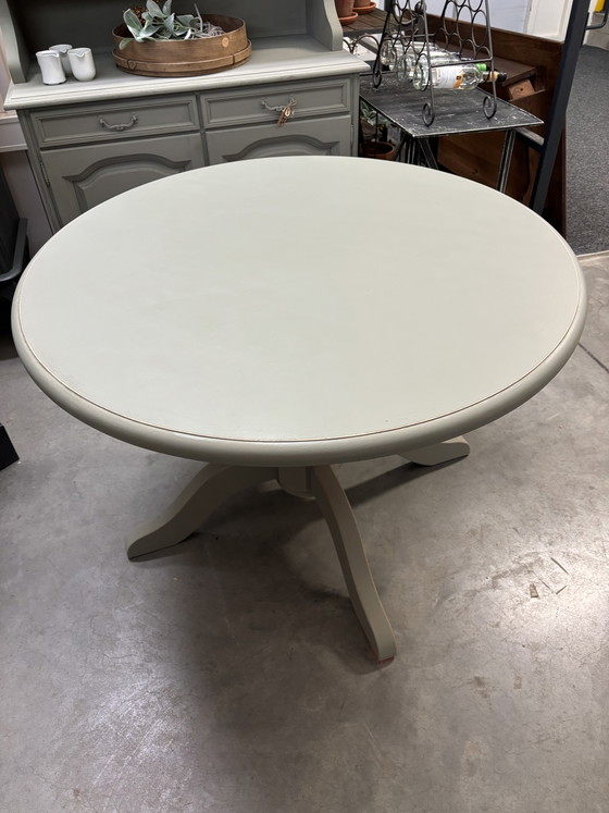 Image 1 of Vintage round table / dining table