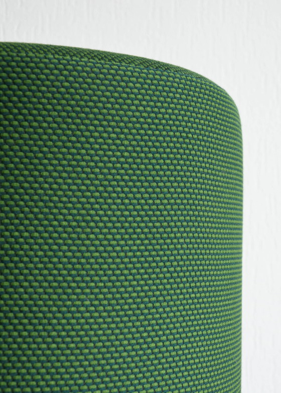 Image 1 of Reposapiés redondo verde en tejido Kvadrat Drop - Ø37cm x H40cm
