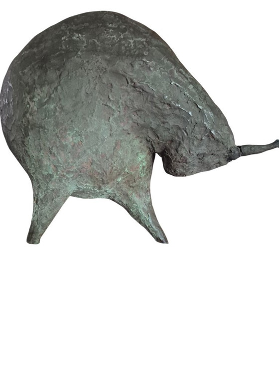 Scultura di Toro in Resina di Pietra Color Bronzo di Islay Grimes, Sculture, Verde, Abstract (foto 15 di 15)
