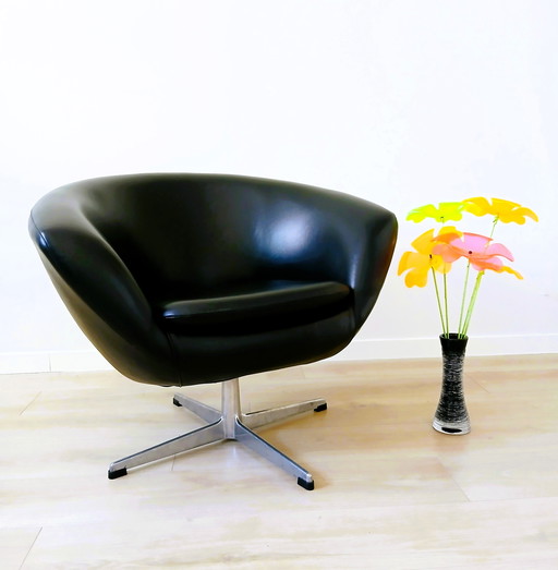 Swivel "Pod" Chair by Overman