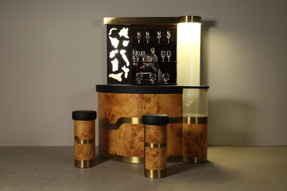 Italian burl wood cocktail bar with illuminated back and two stools, 1970s, Liquor cabinets, Brass, Black (photo 2 of 17)