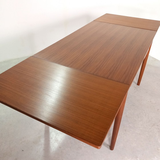 Midcentury teak Dining table | extendable | Vintage Danish design, Wood, Brown (photo 6 of 10)