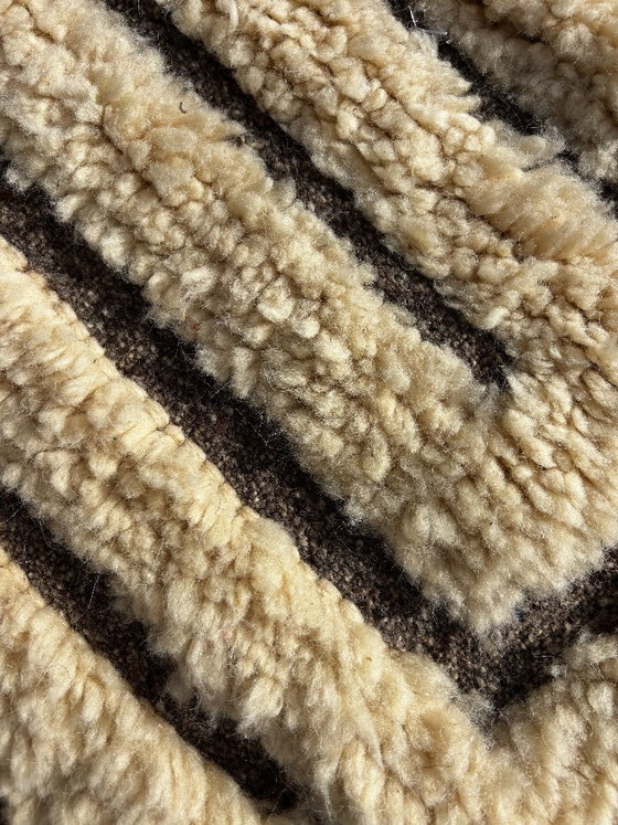 Image 1 of Small Handmade Moroccan Mrirt Wool Rug 100x160 cm– White Minimal Geometric Design 