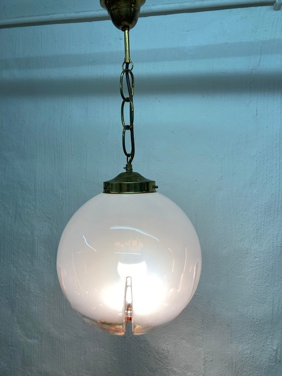 Image 1 of Lampada a sospensione a globo in vetro della metà del secolo scorso anni '60-'70