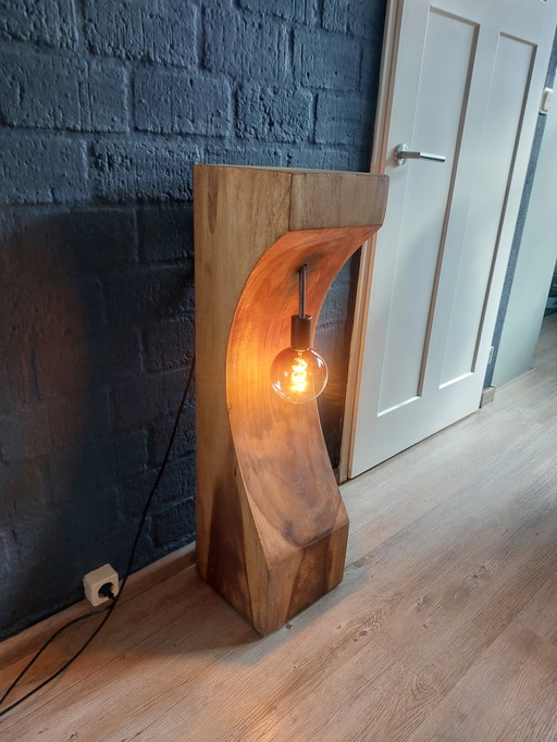 Wunderschöne Suar-Holz-Pflanzensäule, Lampe