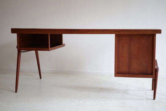 Image 1 of Escritorio danés de mediados de siglo (bajo)