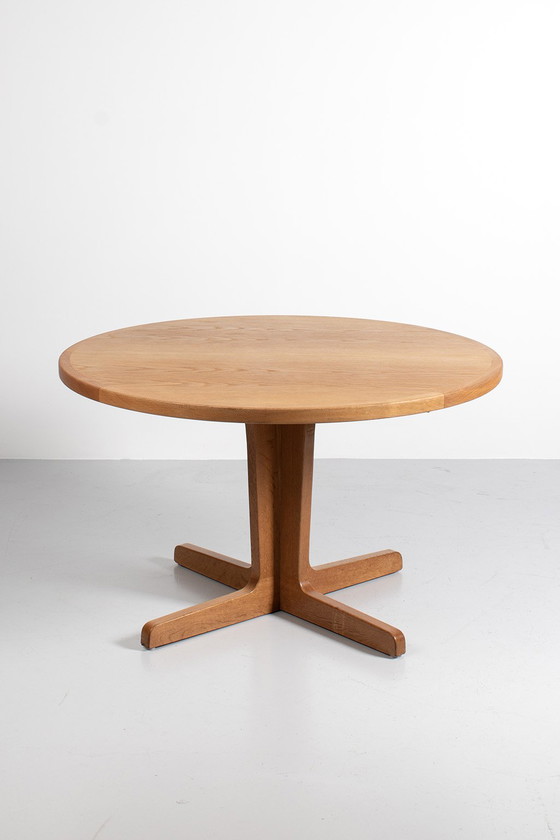 Image 1 of Deense eiken uittrektafel