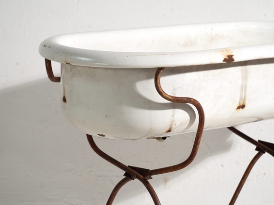Antique bathtub in enamelled iron – Central Europe, circa 1950 #2 – Decorative Objects, Industrieel (photo 14 of 40)