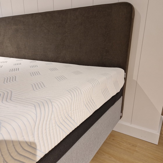 Image 1 of TEMPUR ONE box spring - 180x210