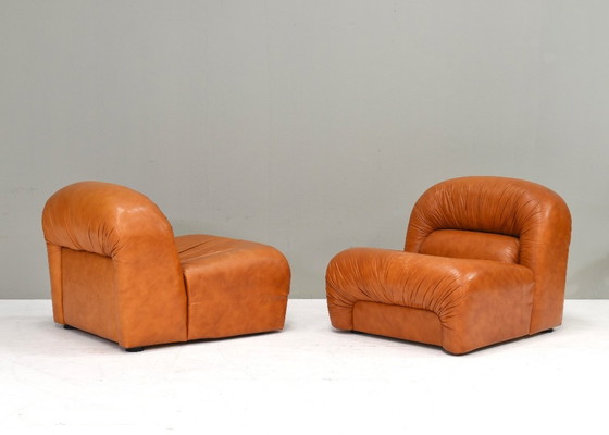 Zwei Lounge-Sessel von Rossi di Albizzate aus cognacfarbenem Leder, Italien – 1970er Jahre – Leather (photo 5 of 15)