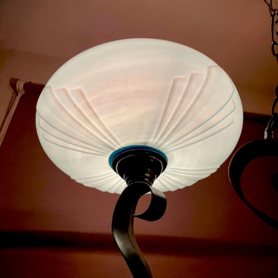 Image 1 of Grand lustre Art déco avec éclairage indirect et abat-jour en verre opalin bleu