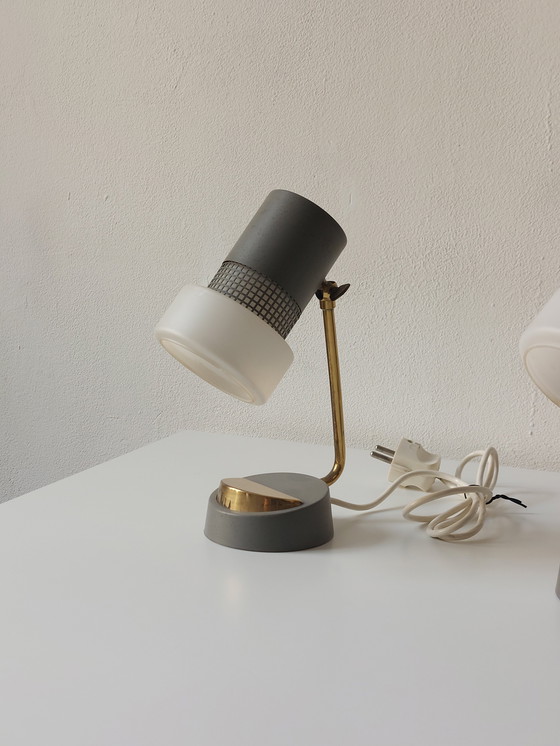 Image 1 of Vintage Mid Century Tafellampen Bedlampjes Opaalglas Messing