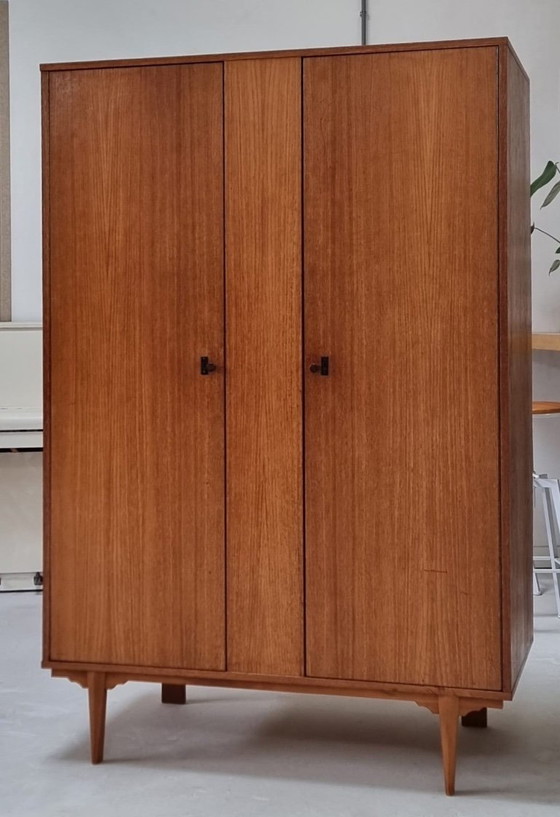 Mid Century Kleiderschrank – Kleiderschränke, Wood (photo 3 of 20)