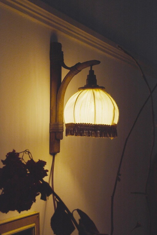 Nederlandse Vintage Bamboe Wandlamp met Bruine Gefranjerde Stoffen Kap