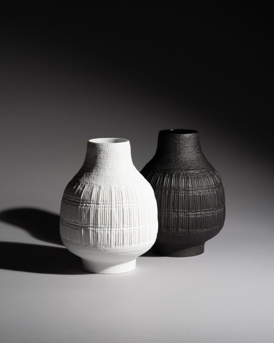 Image 1 of ROSENTHAL Vase Duo STRUCTURA RIBS Bisque Porcelaine Noire Elsa Fischer-Treyden