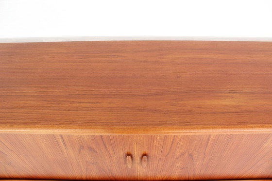 Image 1 of as new, Dyrlund Danish Mid Century Teak Sideboard / Vintage Credenza avec portes tambour, entièrement restauré