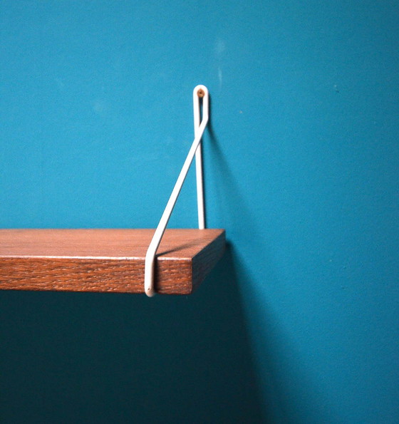 Image 1 of String shelf in oak with white string bracket