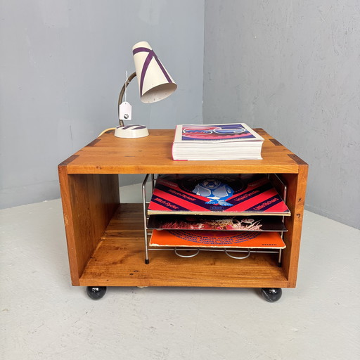 Mesa auxiliar vintage de madera noble - móvil